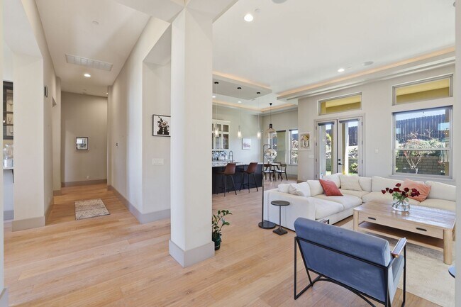 Building Photo - 3813 Calverhall Way