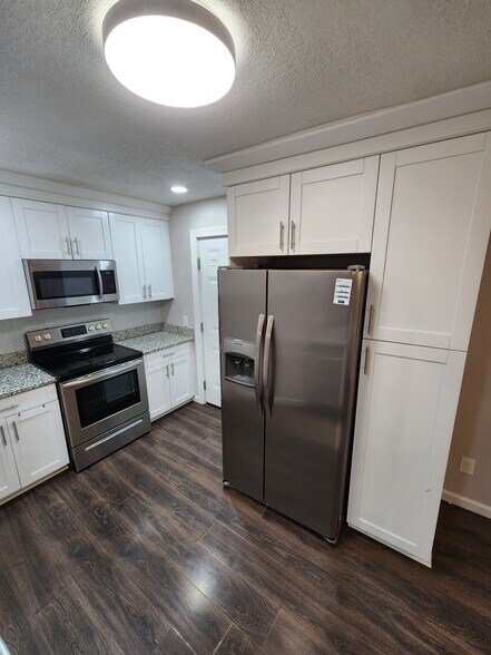 Building Photo - 2724 Mapleton Ave