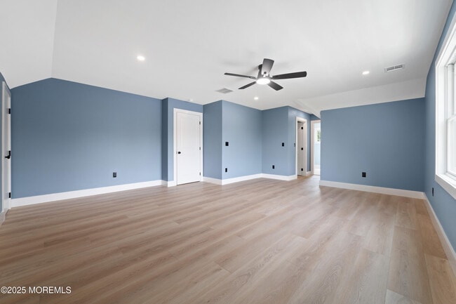 Building Photo - 10 Horner Ln