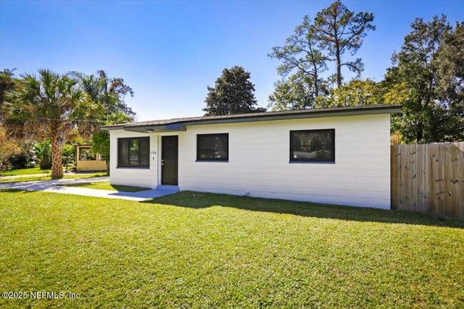 Building Photo - 3506 Claridge Rd E