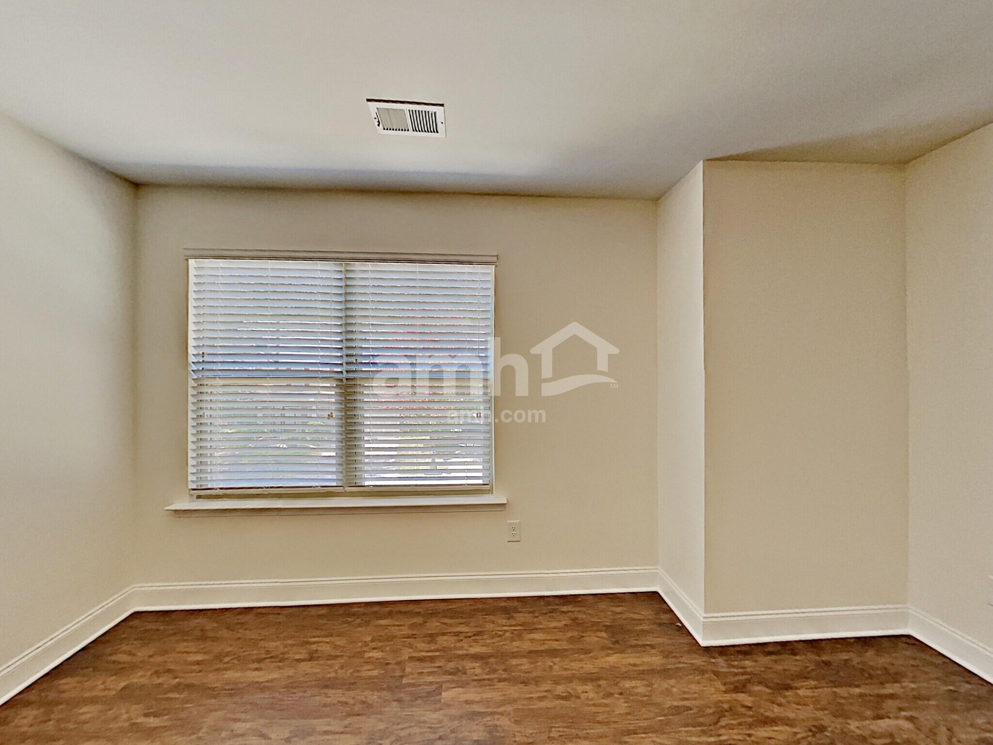 Building Photo - 2103 Leafmore Ct SE