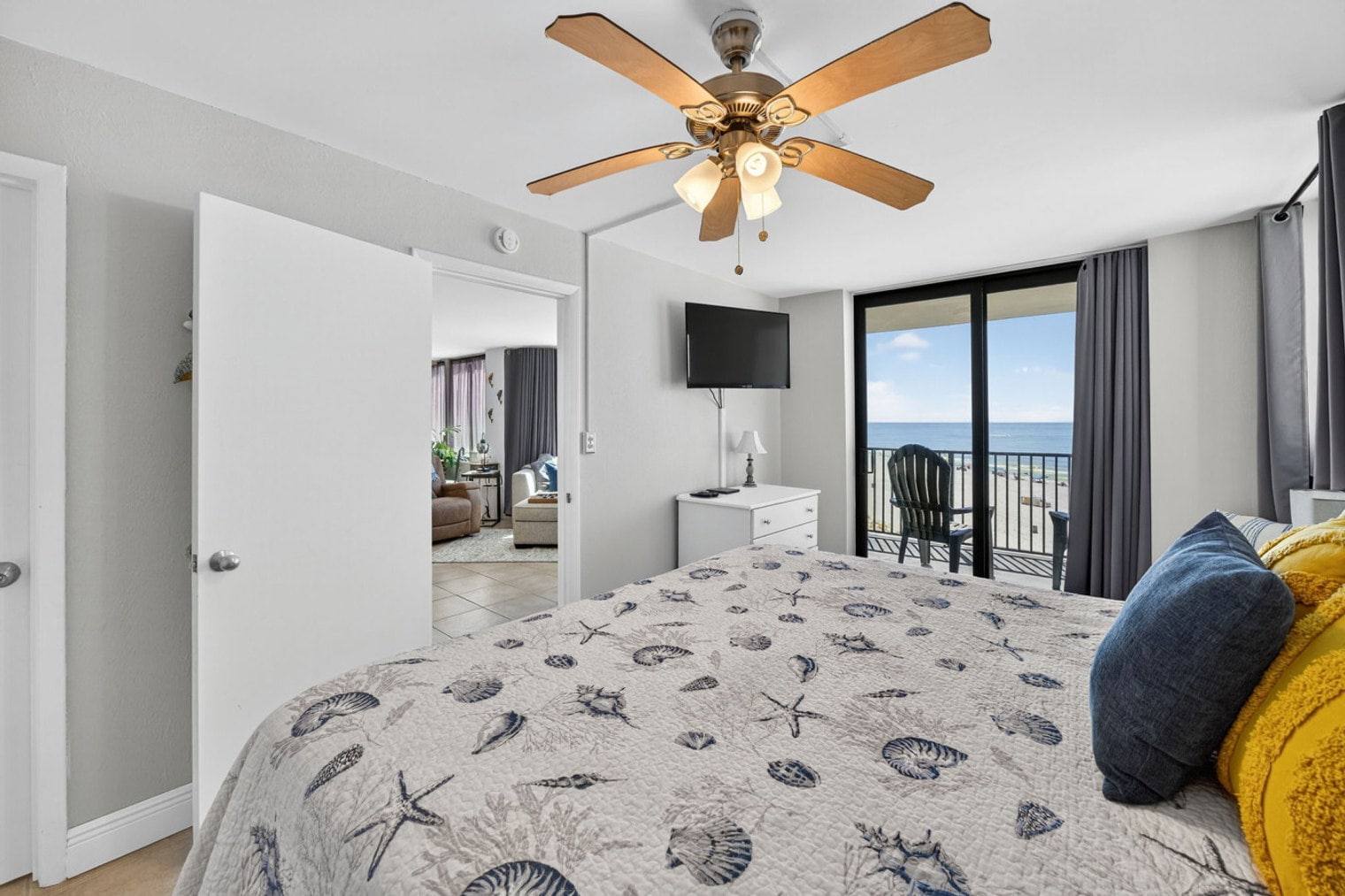 Building Photo - 9850 S Thomas Dr