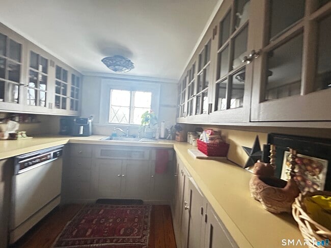 Building Photo - 157 Main St