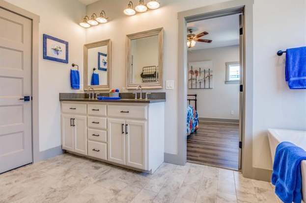 Building Photo - 405 Carneros Dr