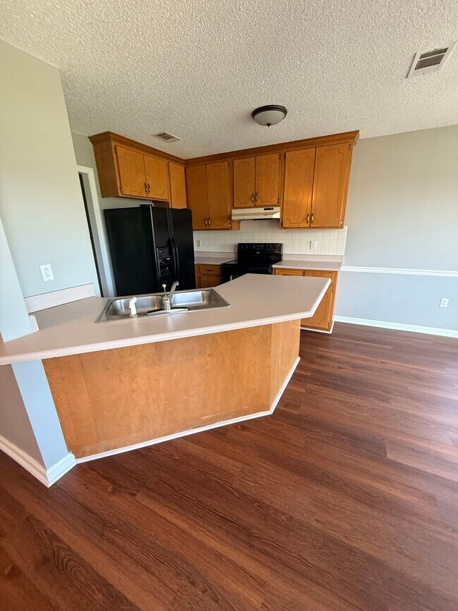 Building Photo - 3928 Laurelbrook Dr