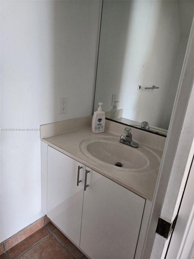 Building Photo - 4361 Dogwood Cir