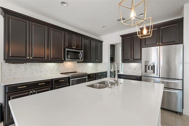 Building Photo - 14289 Lake Preserve Blvd