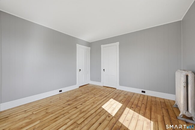 Building Photo - 43 Dunham St