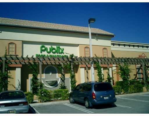 Building Photo - 2757 S Evergreen Cir