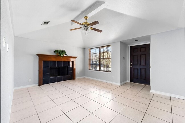 Building Photo - 13806 Long Glen Dr