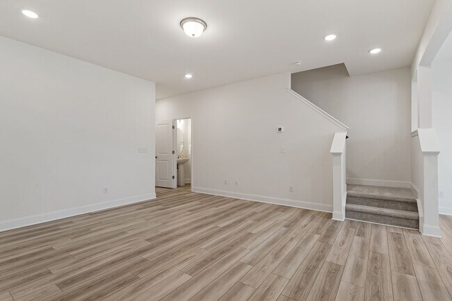 Building Photo - 30 Snowshill St