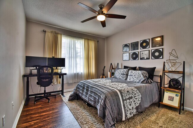Building Photo - 224 Murcia Dr