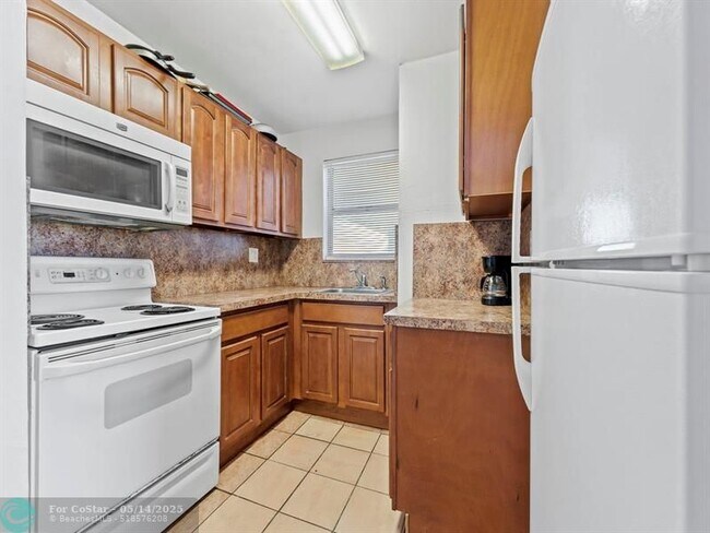 Building Photo - 310 Fontainebleau Blvd