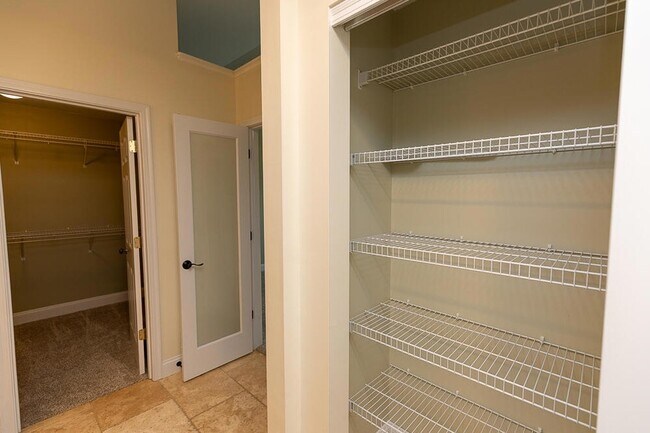Building Photo - 2059 Arbor Springs Blvd