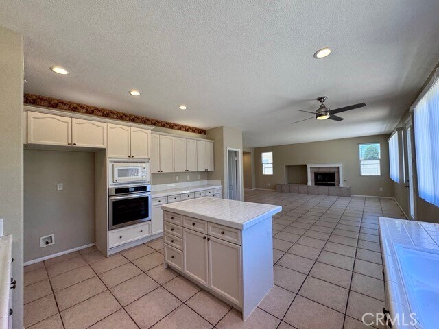 Building Photo - 41165 Breckin Ct