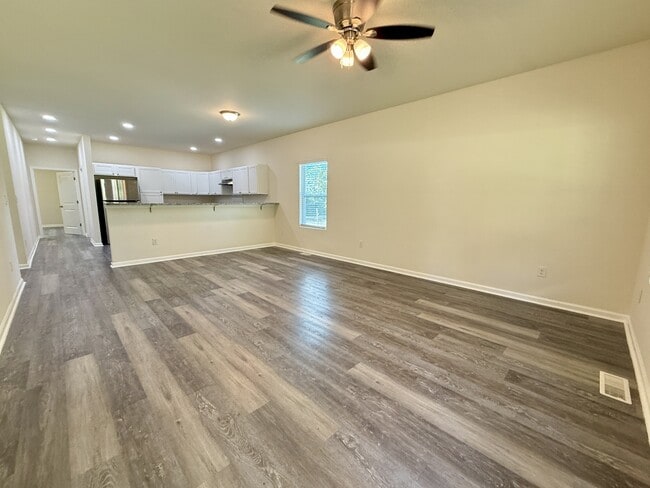 Building Photo - 1582 Hobbs Island Rd SE