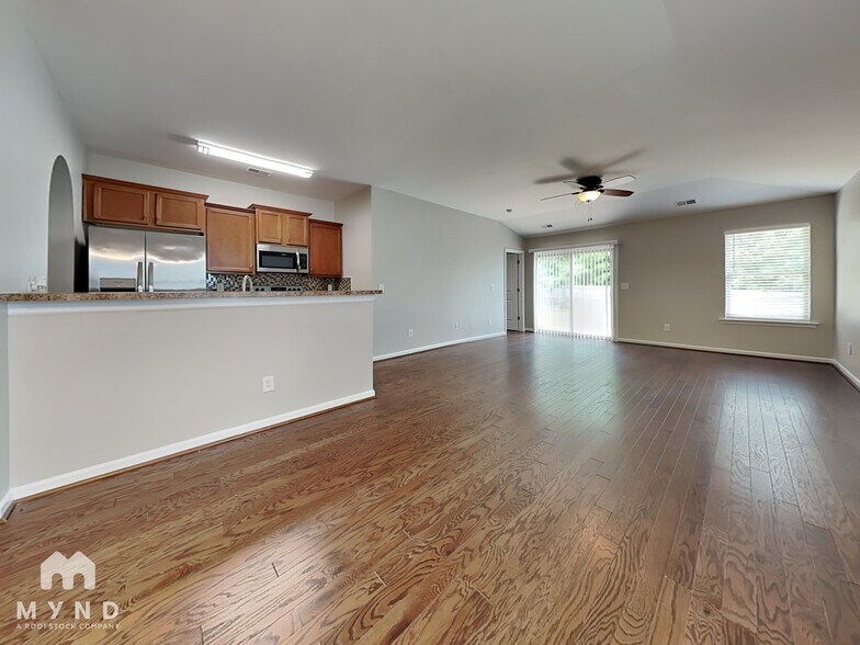 Building Photo - 70 Briar Ridge Ln