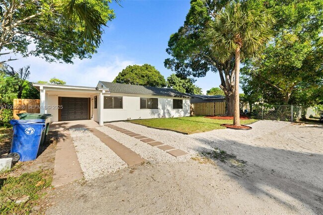 Building Photo - 1516 SW 30th Terrace