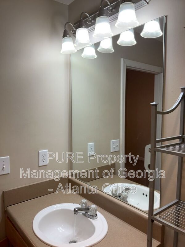 Building Photo - 2161 Del Lago Cir