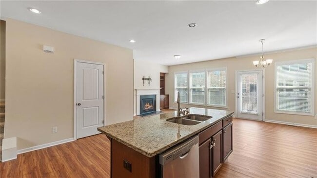 Building Photo - 705 Ayala Pl