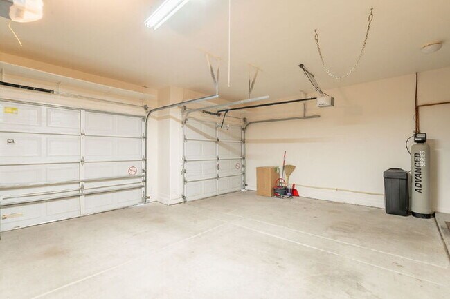 Building Photo - 7167 W Abraham Ln