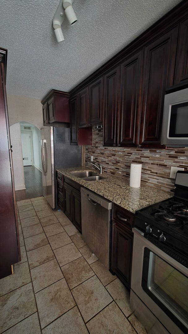 Building Photo - Beautifully Designed 2BR|1BA | Coming Soon!