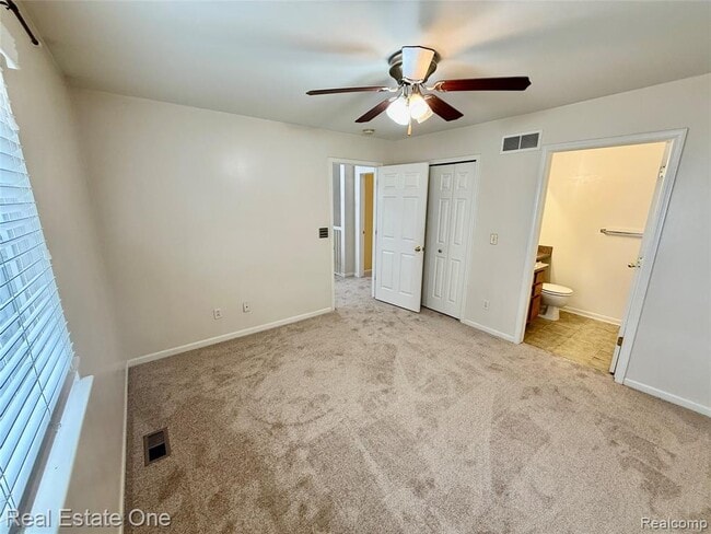 Building Photo - 716 Palmer Dr