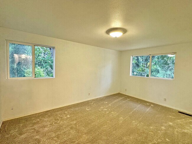 Building Photo - 14912 SE 46th Pl