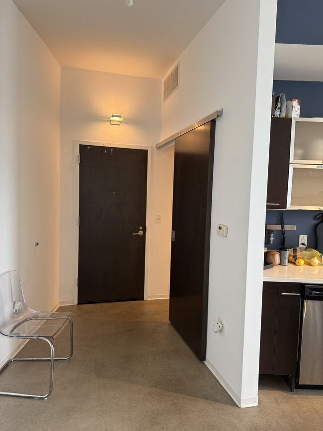 Building Photo - 2115 Yeaman Pl
