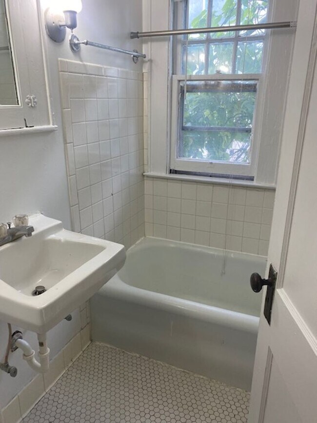 Building Photo - 1009-11 Euclid Avenue