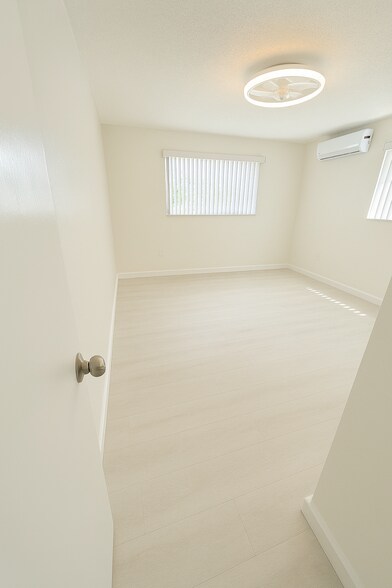 Master Bedroom - 1624 NW 16th Ter