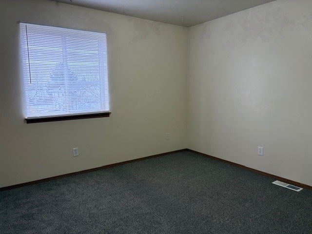 Building Photo - Duplex with detached garage