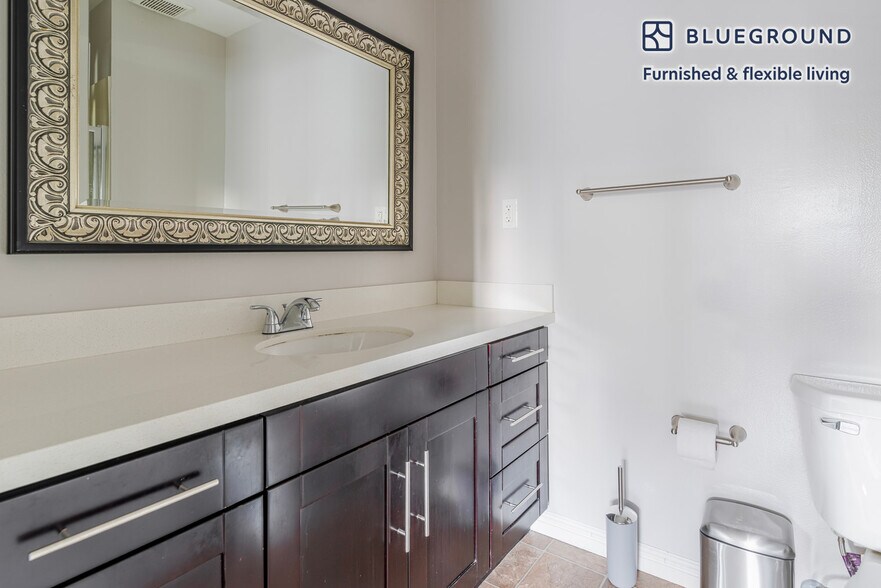 Building Photo - 235 Arlington Rd