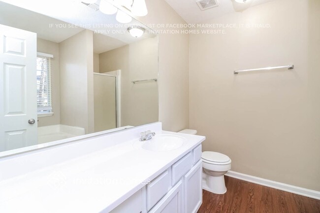 Building Photo - 2649 Lake Park Bend