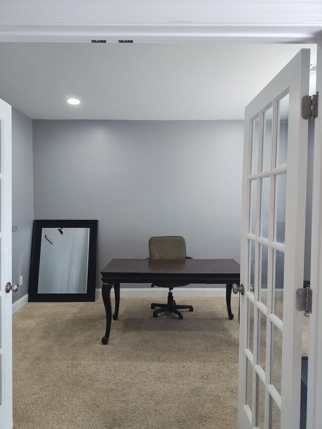 Building Photo - 437 Marietta Ln