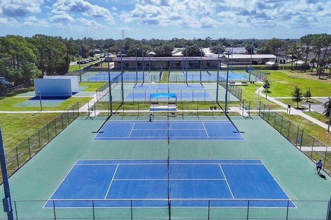 Building Photo - 85 Orange St