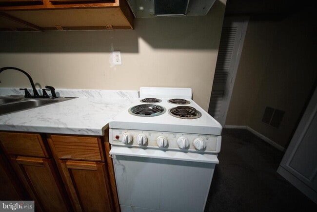 Building Photo - 853 Faraway Ct