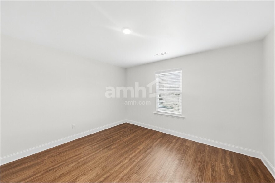 Building Photo - 165 Havenbrook Dr