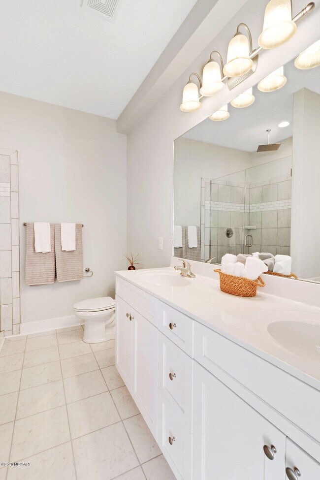 Building Photo - 202 Garland Shores Dr
