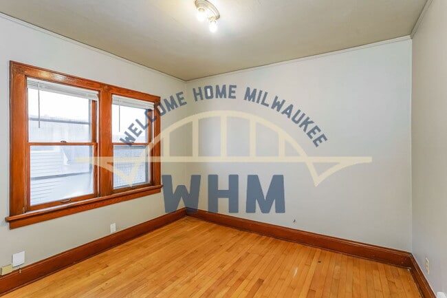 Building Photo - 3021 N 61st St