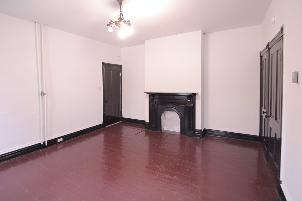 Building Photo - 401 Franklin Ave