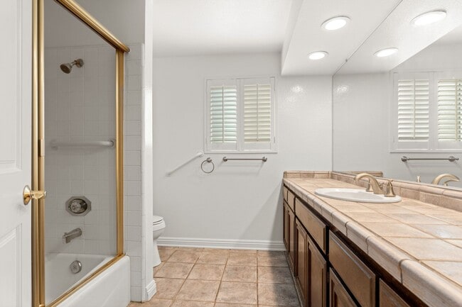 Building Photo - 4/Bed, 3/Bath YL Travis Ranch Home w/Pool & Spa