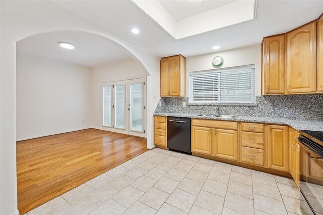 Building Photo - 11711 Memorial Dr