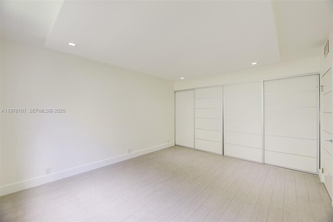 Building Photo - 161 Crandon Blvd