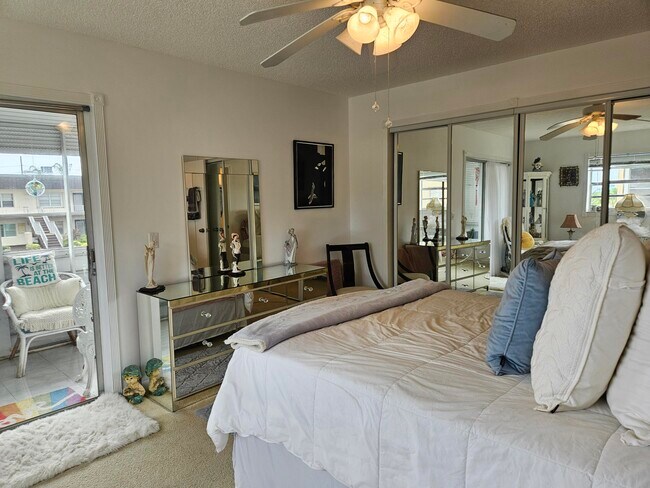 Building Photo - 224 Burgundy Ave