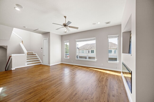 Building Photo - 1102 Patterson St