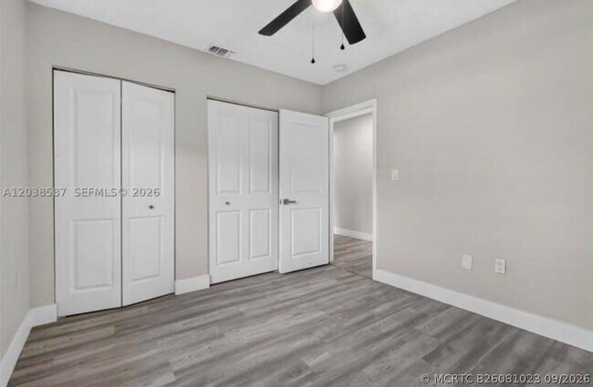 Building Photo - 5637 SW 36th Ct
