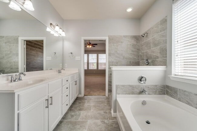 Building Photo - 1721 Shoebill Dr