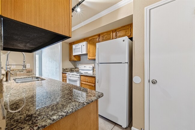 Building Photo - 10244 Bridgeland Ln