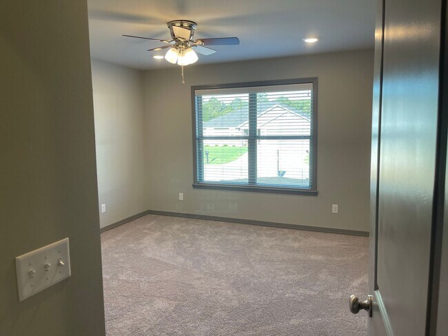 Building Photo - 104 Pr Crk Rd